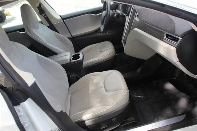 TeslaModelS85D201515