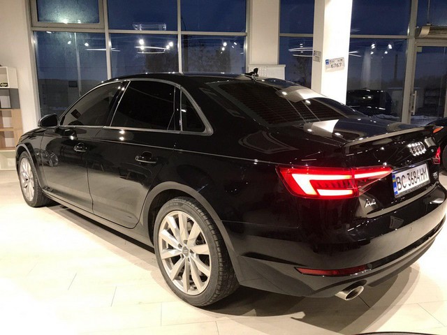 AudiA4201705