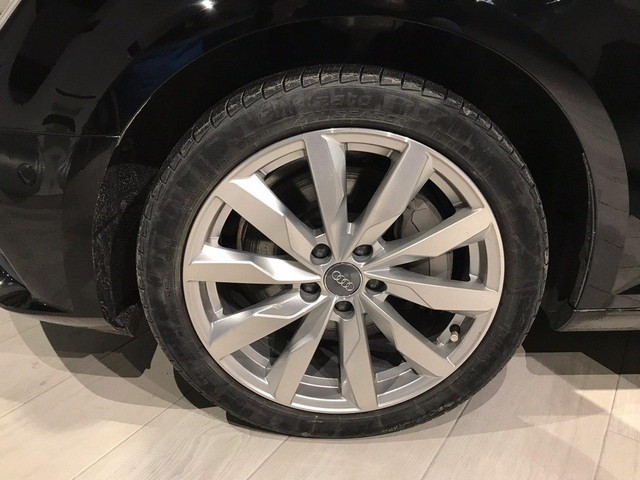 AudiA4201707