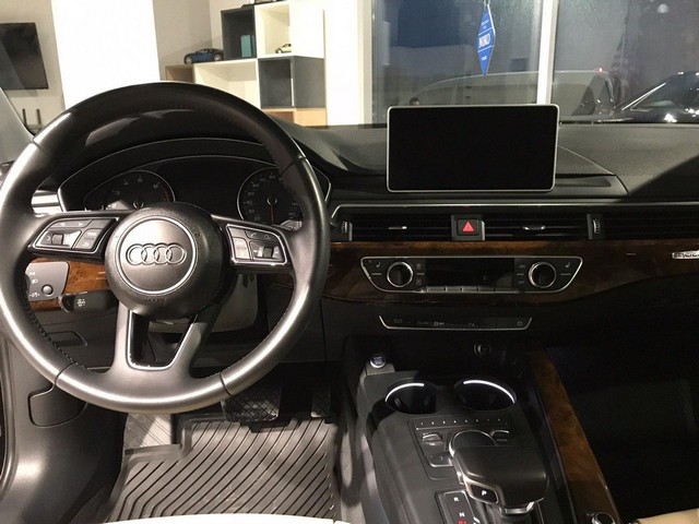 AudiA4201708