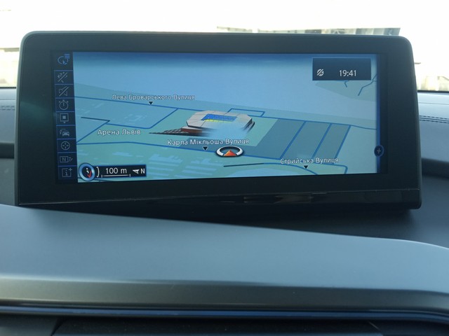 BMWI8201519