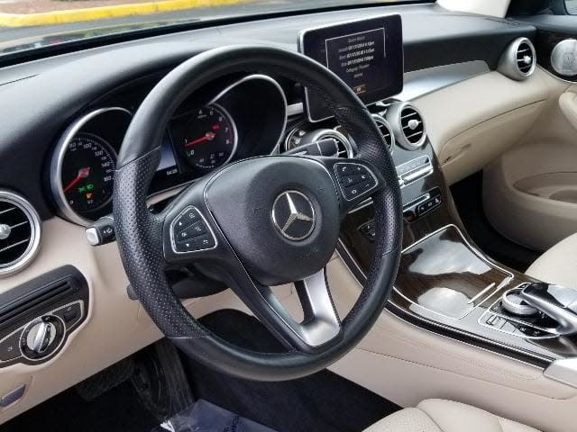 Mercedes-BenzGLC201613