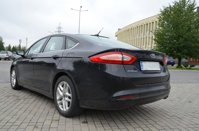 FordFusionSE201307