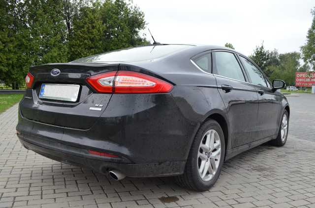 FordFusionSE201308
