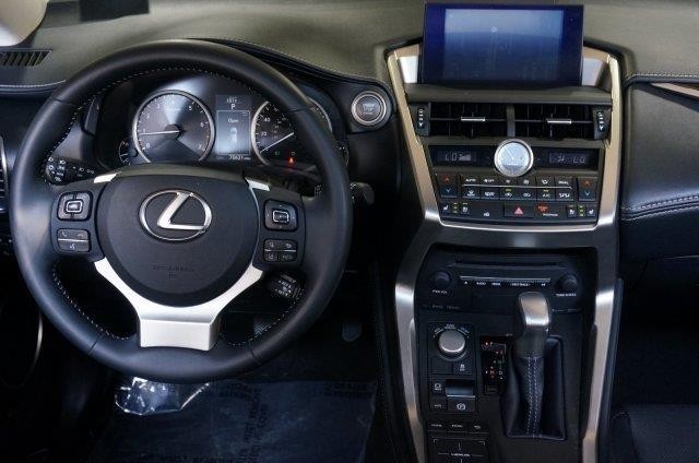 Lexus NX 200T 2015 11
