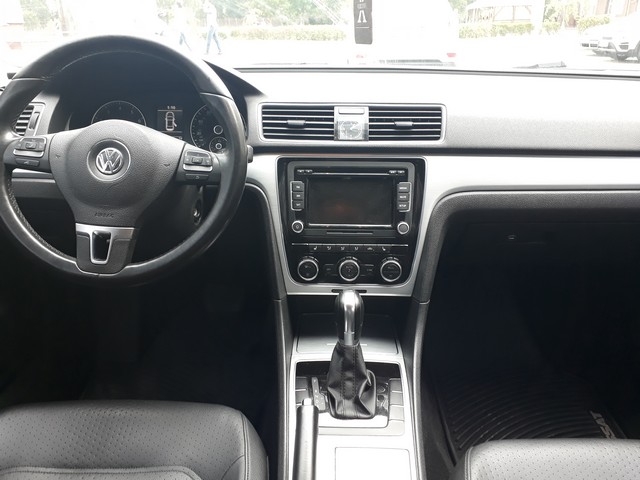 Volkswagen Passat 2011 16