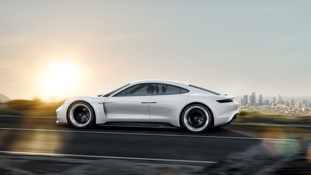 Porsche Taycan. Новый электрический спорткупе от Porsche.