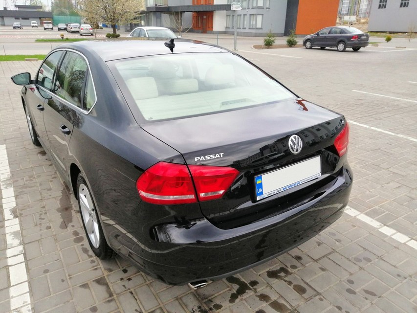 VolkswagenPassat201207