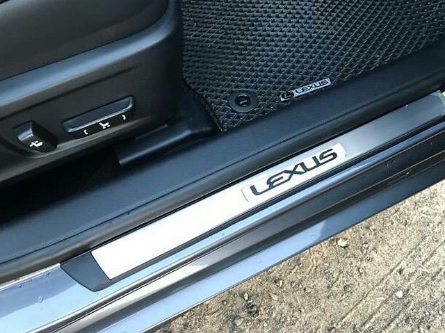LexusIS300201710